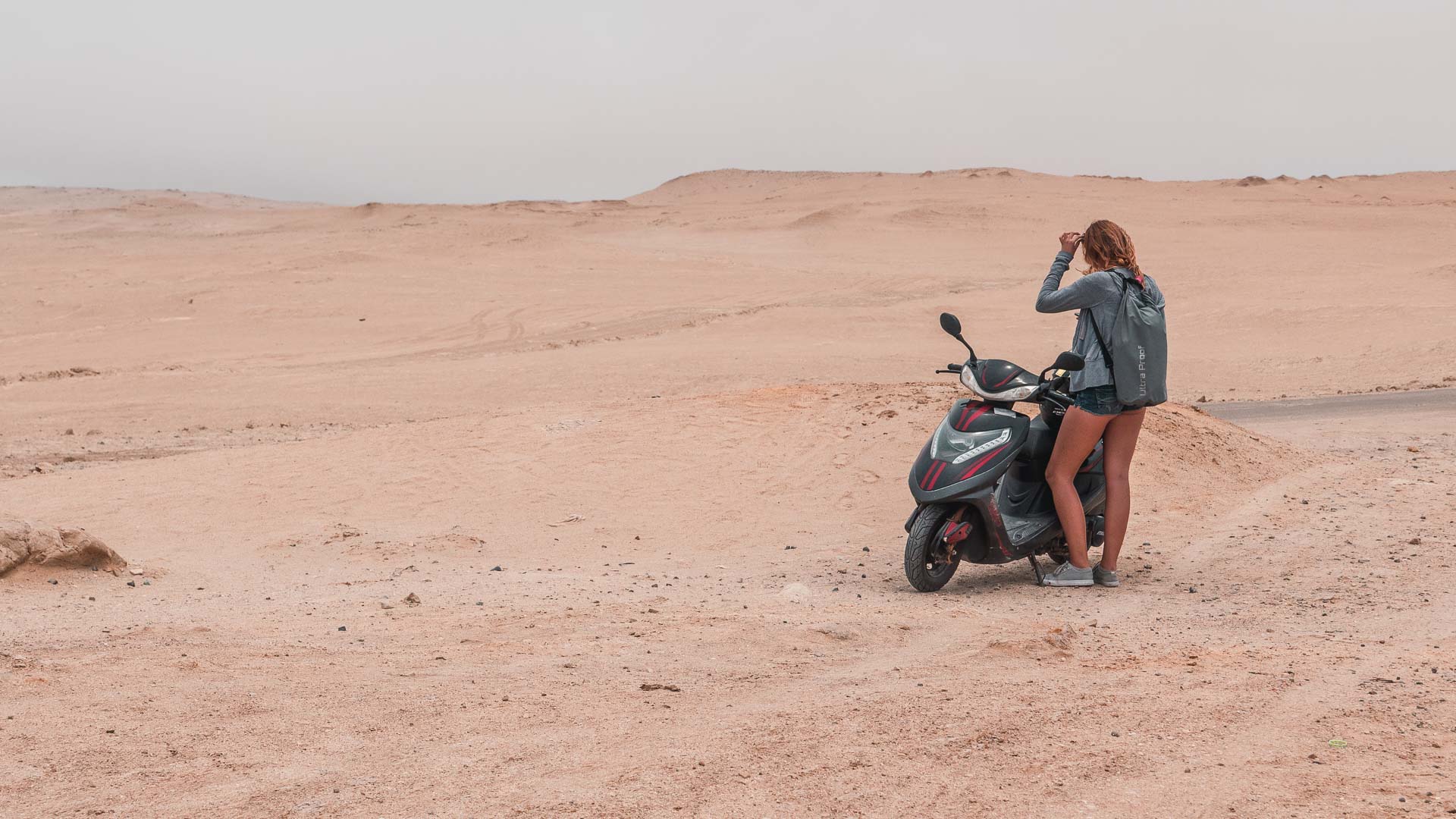 skuter na pustyni w Paracas