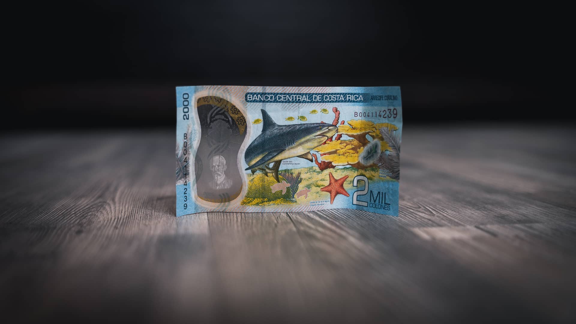 Banknot 2 tysiące colonów używany w Kostaryce