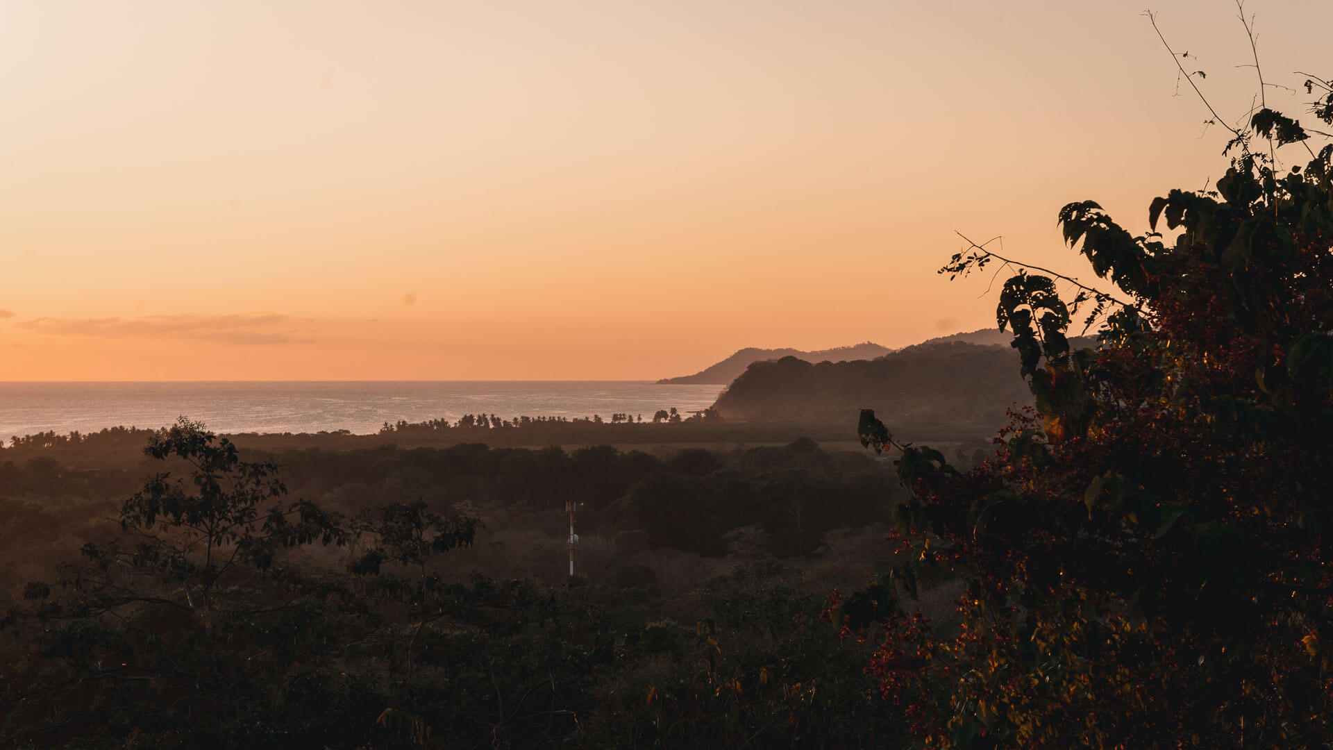 Zachód słońca na półwyspie Nicoya podczas podróży po Kostaryce